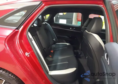 2025 Kia K5 Gt-Line z USA, uszkodzony, nr VIN KNAG64J71S5348117